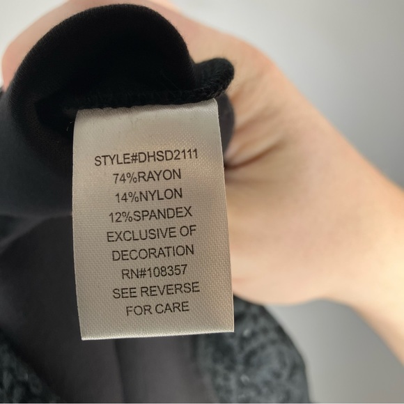 NWT DH NEW YORK Maci Scuba Top Crochet Hems Black Medium - Picture 7 of 7